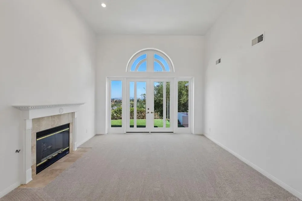 17572 Via Loma Drive Poway, CA 92064