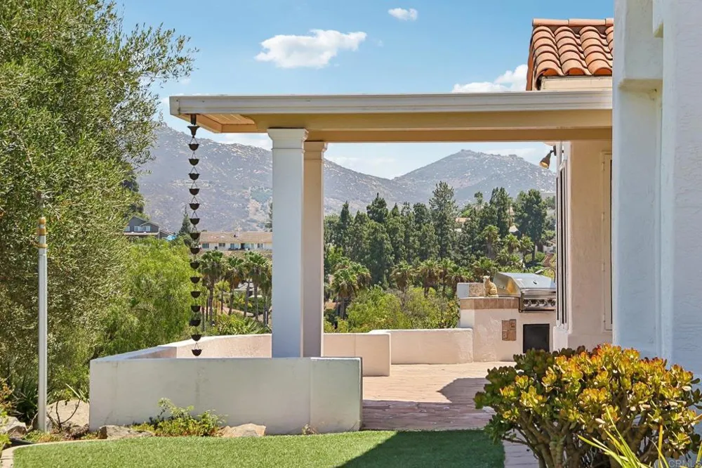 17572 Via Loma Drive Poway, CA 92064