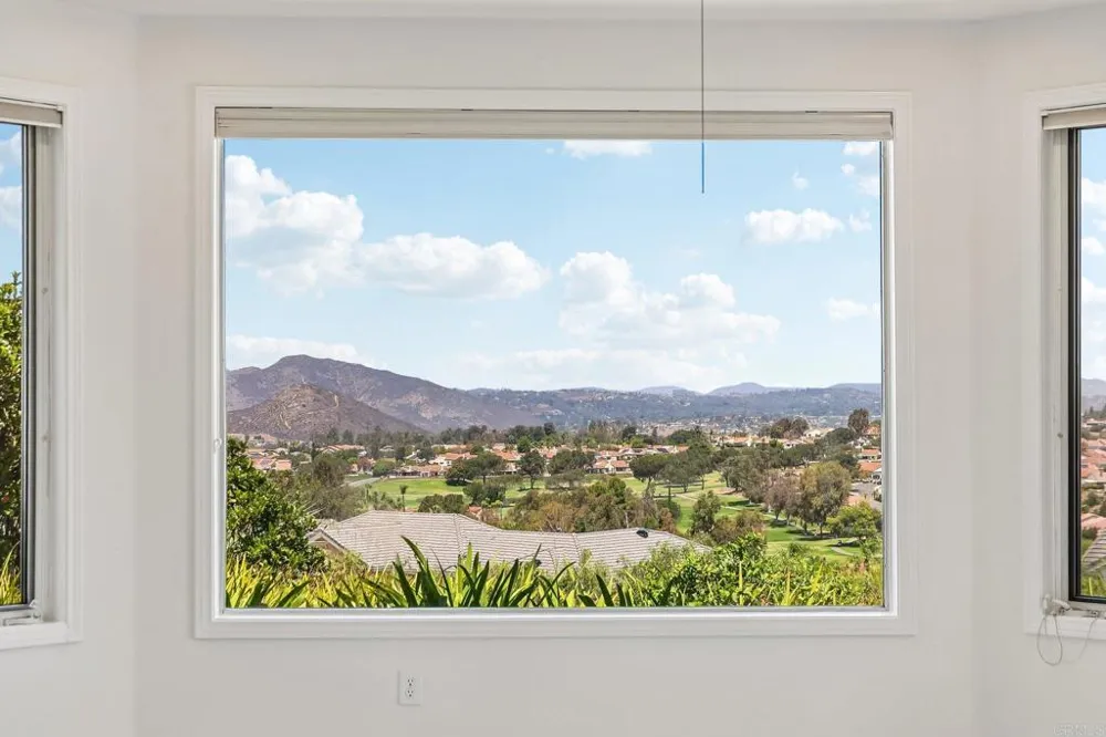 17572 Via Loma Drive Poway, CA 92064