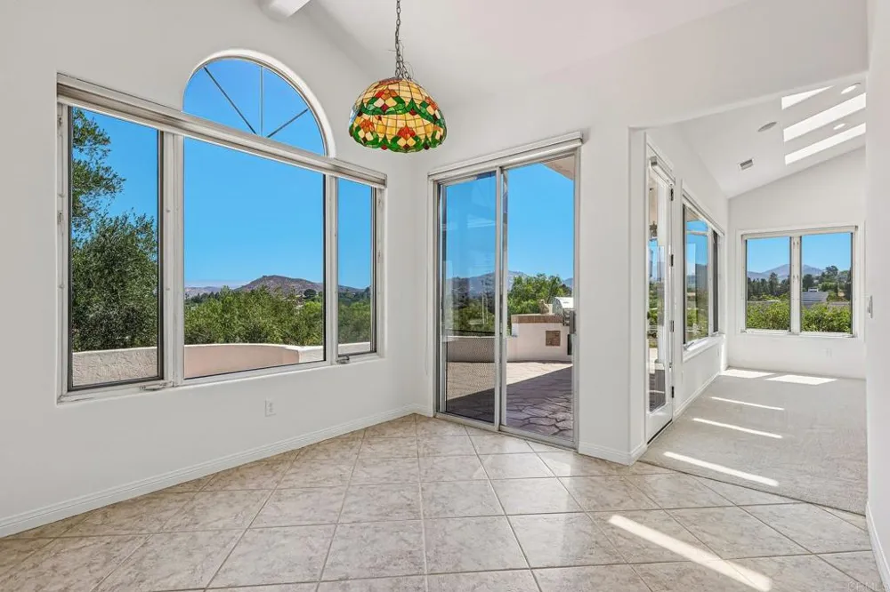 17572 Via Loma Drive Poway, CA 92064