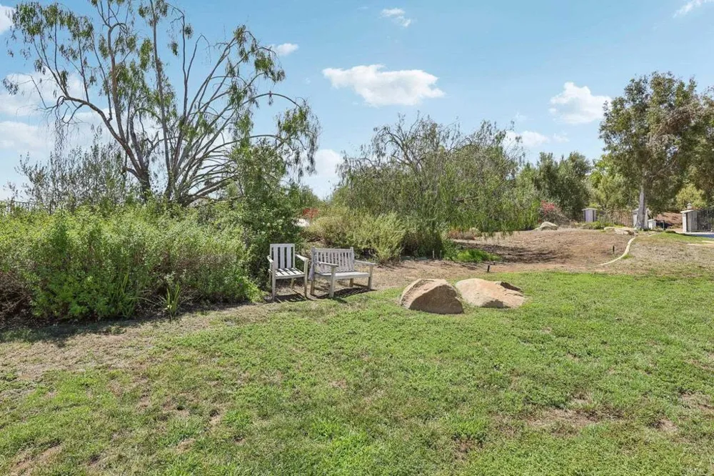 17572 Via Loma Drive Poway, CA 92064