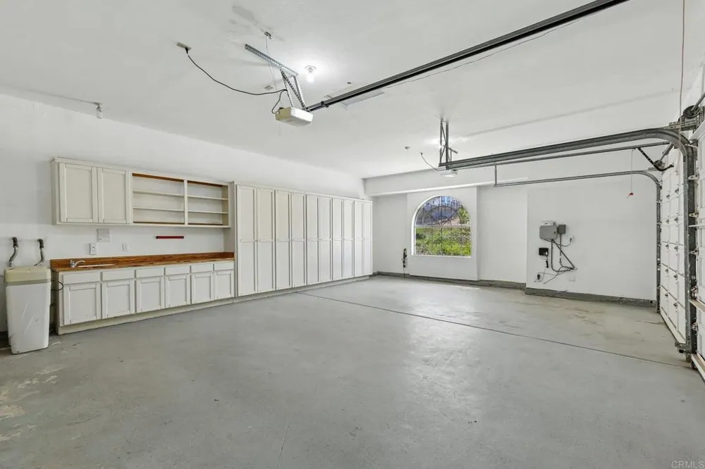 17572 Via Loma Drive Poway, CA 92064