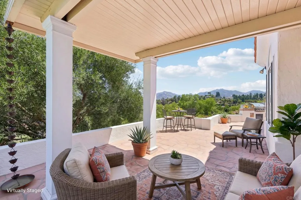 17572 Via Loma Drive Poway, CA 92064