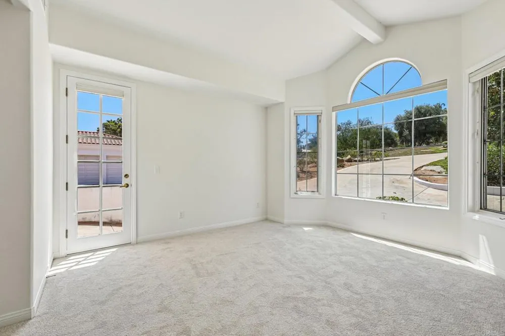 17572 Via Loma Drive Poway, CA 92064