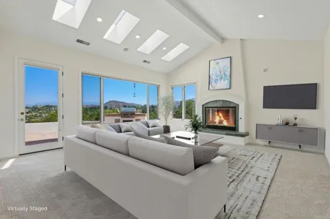 17572 Via Loma Drive