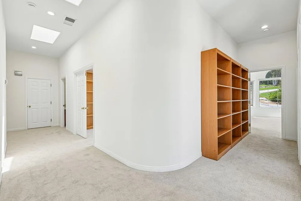 17572 Via Loma Drive Poway, CA 92064