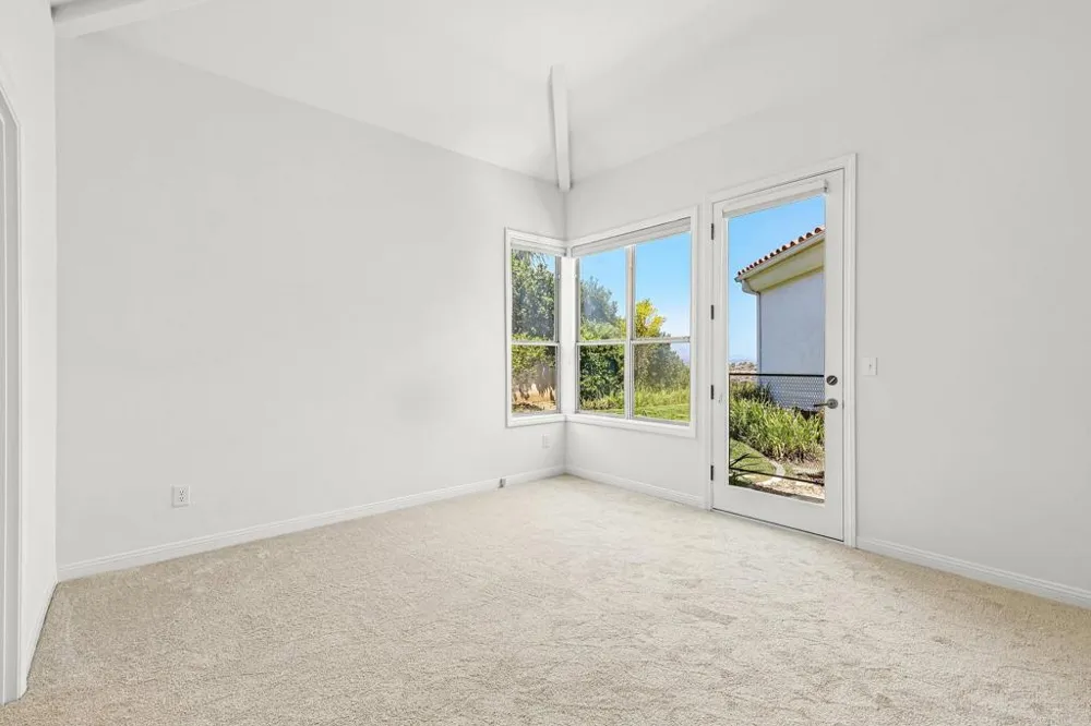 17572 Via Loma Drive Poway, CA 92064