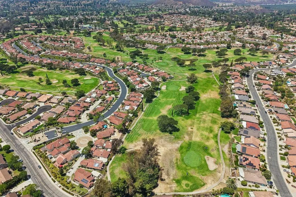 17572 Via Loma Drive Poway, CA 92064