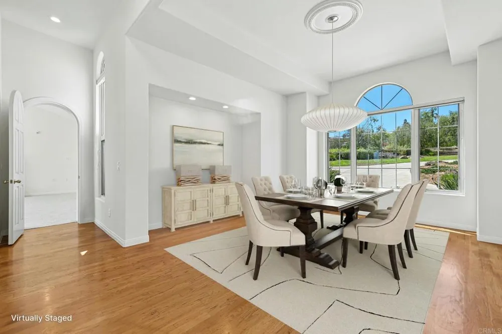 17572 Via Loma Drive Poway, CA 92064