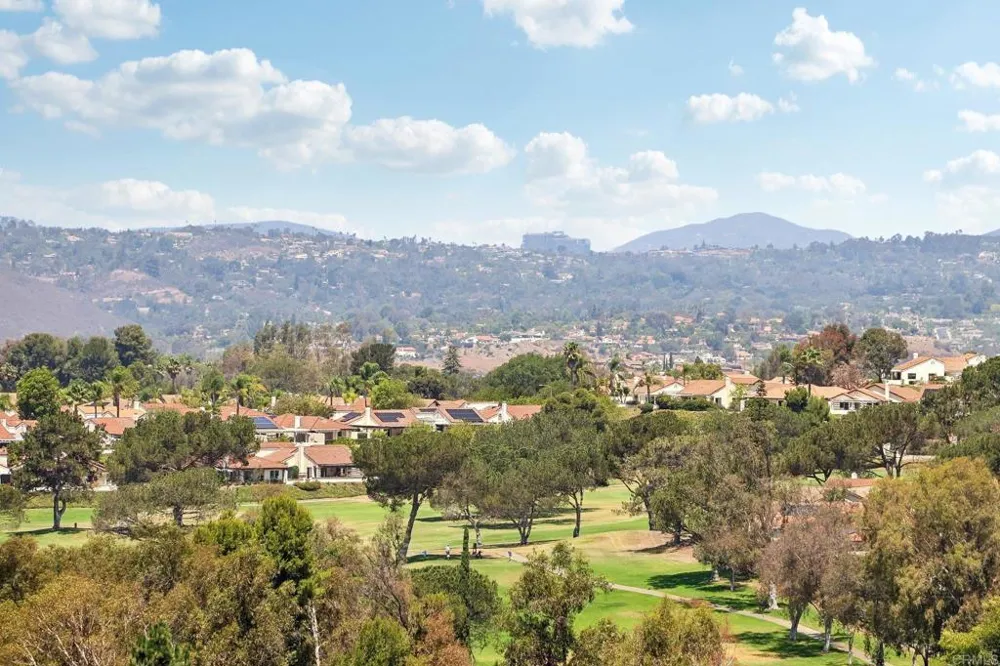 17572 Via Loma Drive Poway, CA 92064