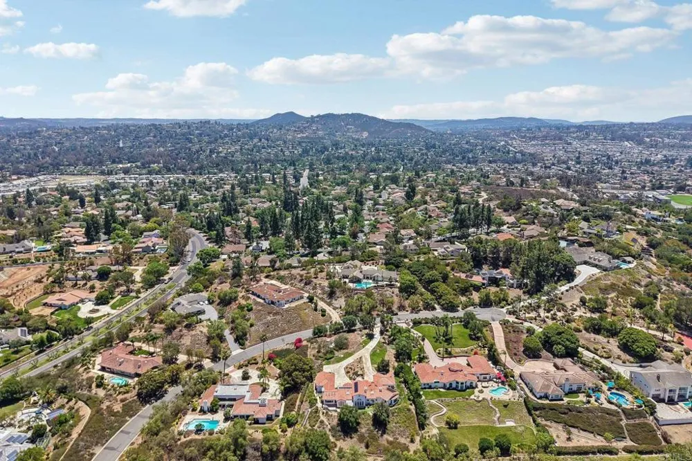 17572 Via Loma Drive Poway, CA 92064