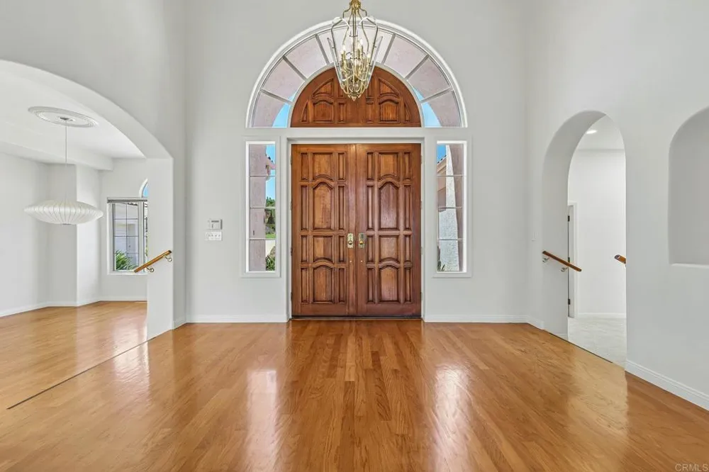 17572 Via Loma Drive Poway, CA 92064