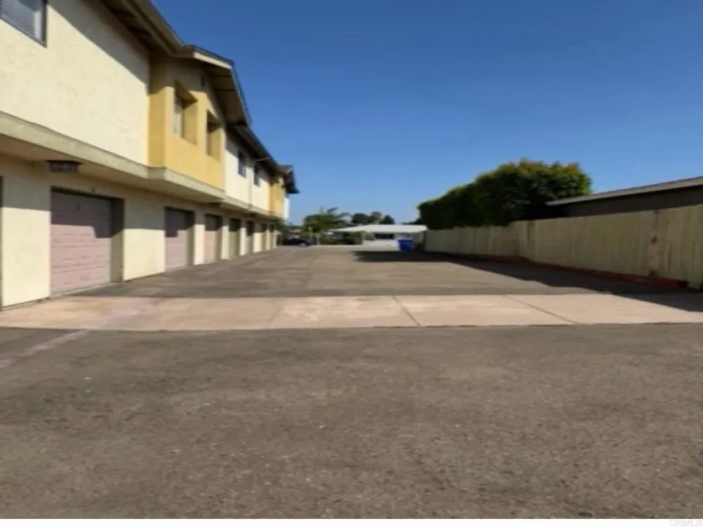 201 Twin Oaks Avenue #2 Chula Vista, CA 91910