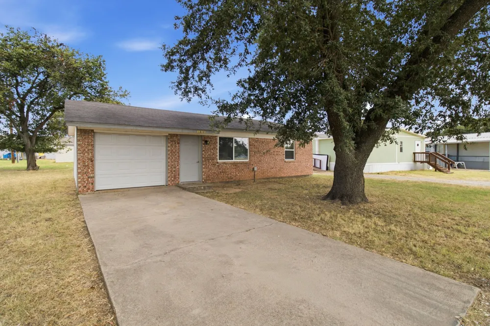 1819 Pelican W Pelican Bay, TX 76020