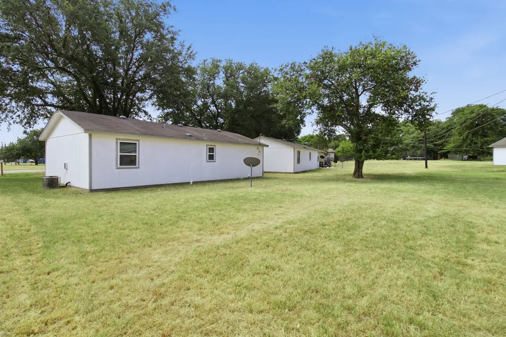 1819 Pelican W Pelican Bay, TX 76020