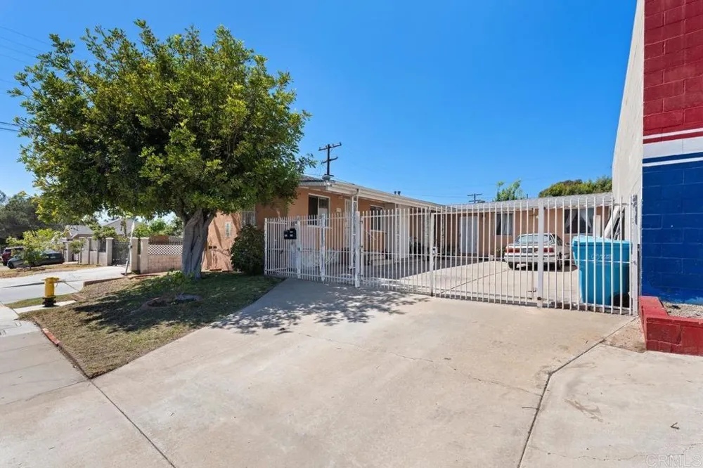 4728 Myrtle Avenue San Diego, CA 92105