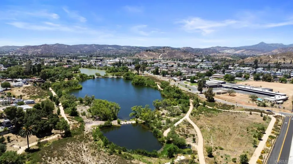 13256 Lindo Lane Lakeside, CA 92040