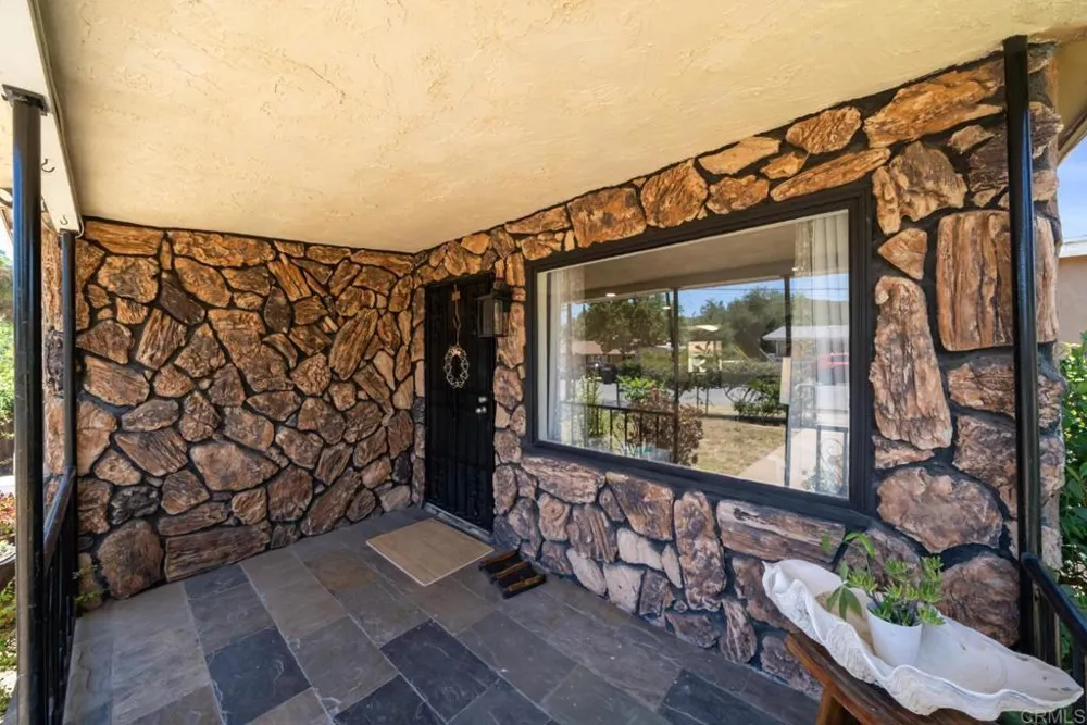 13256 Lindo Lane Lakeside, CA 92040