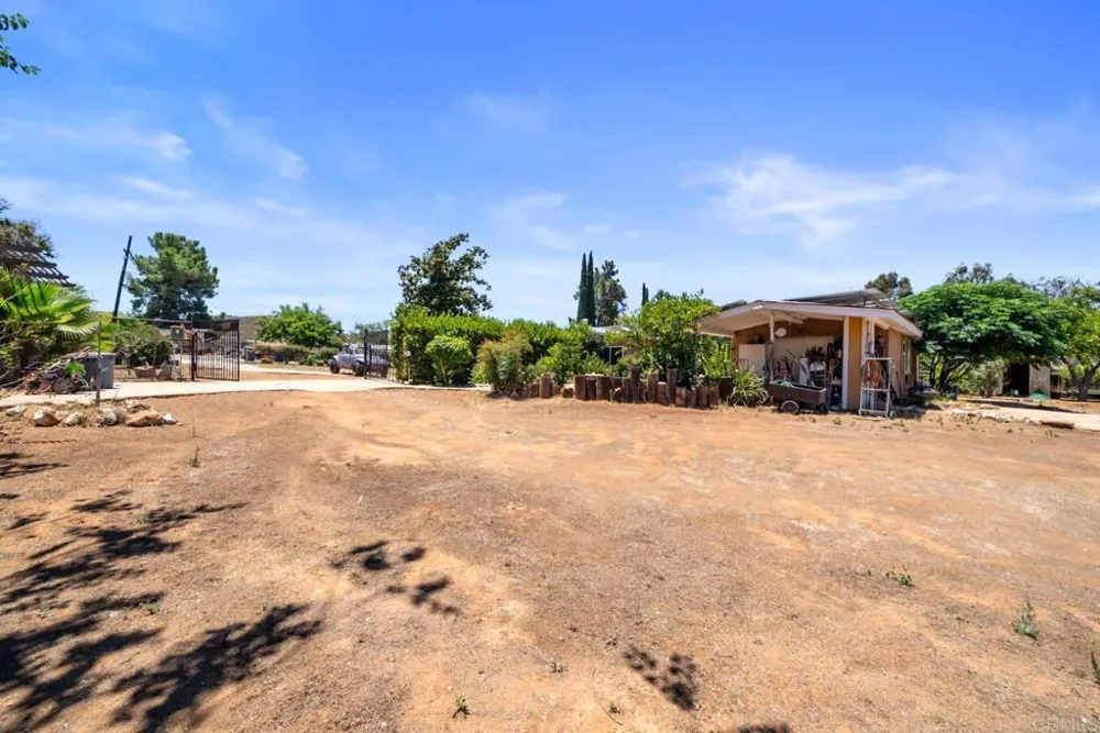 13256 Lindo Lane Lakeside, CA 92040