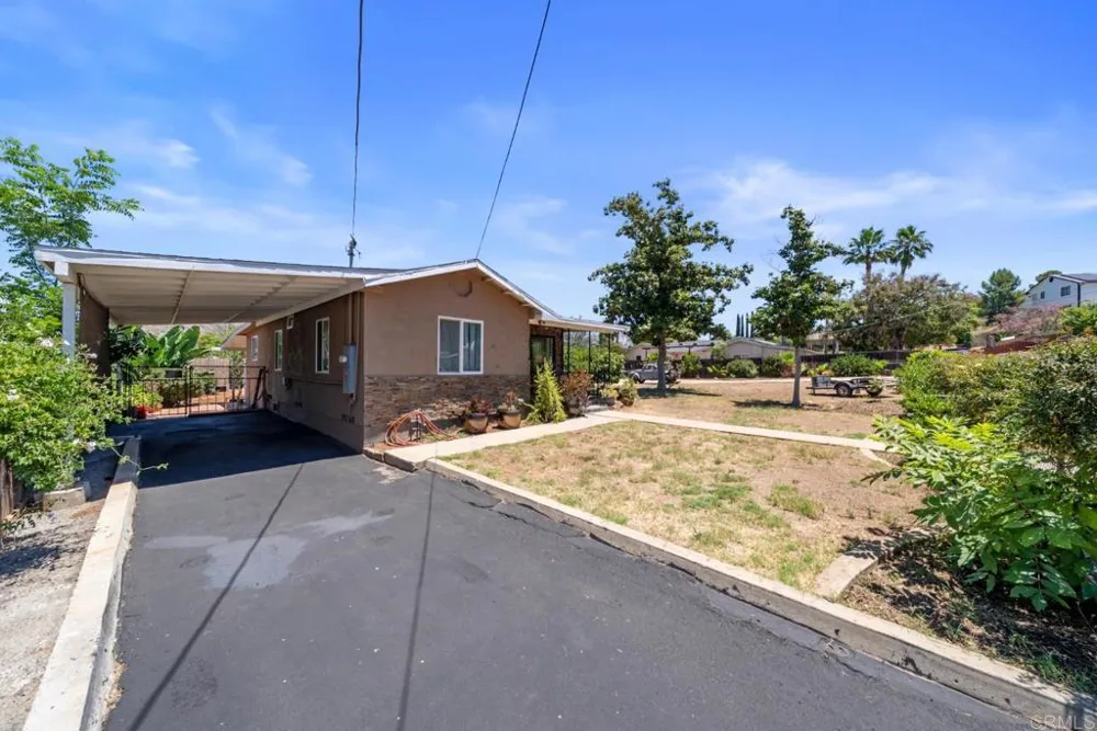 13256 Lindo Lane Lakeside, CA 92040