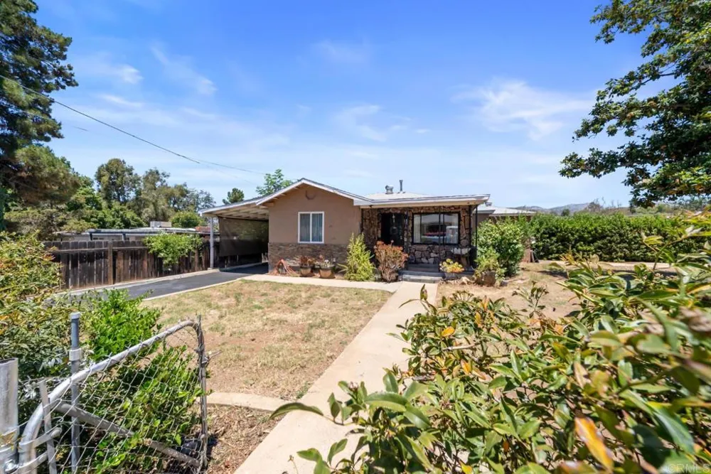 13256 Lindo Lane Lakeside, CA 92040