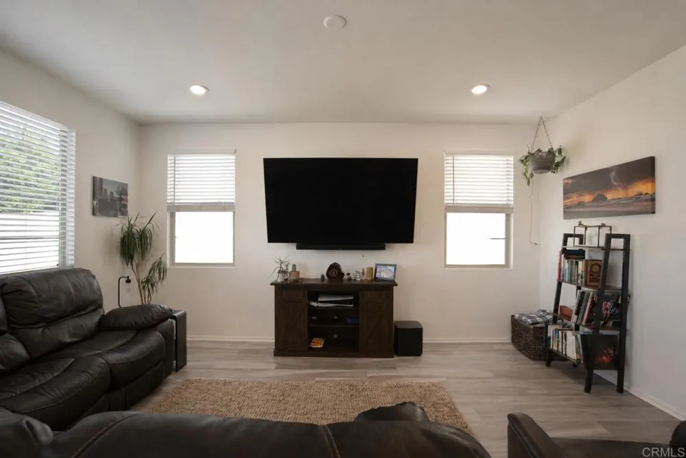 1525 Wildgrove Ave Vista, CA 92081