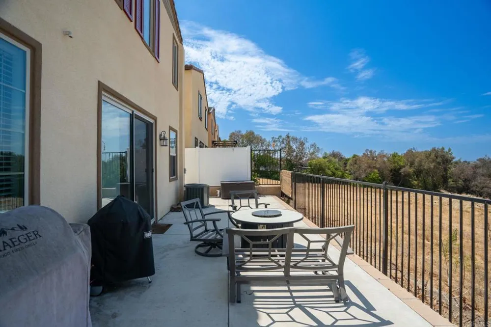 1525 Wildgrove Ave Vista, CA 92081