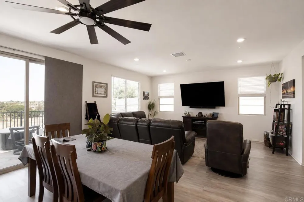 1525 Wildgrove Ave Vista, CA 92081