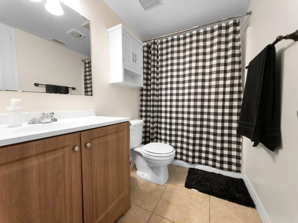 888 Cherrywood Way #14 El Cajon, CA 92021