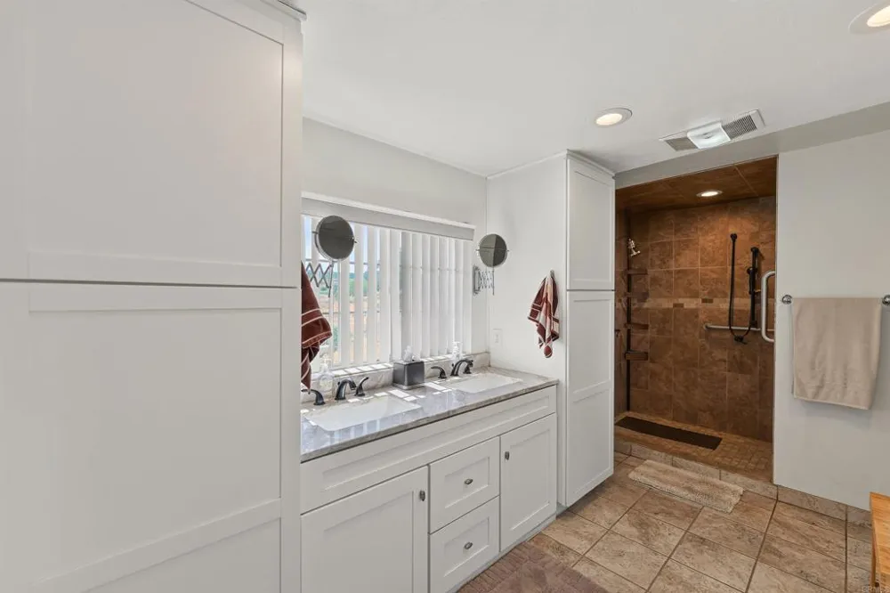 37807 Live Oak Springs Road Boulevard, CA 91905