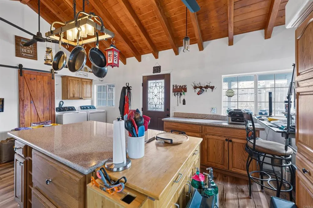 37807 Live Oak Springs Road Boulevard, CA 91905