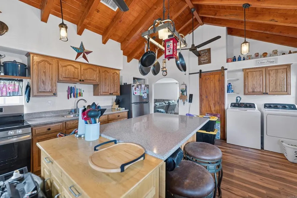 37807 Live Oak Springs Road Boulevard, CA 91905