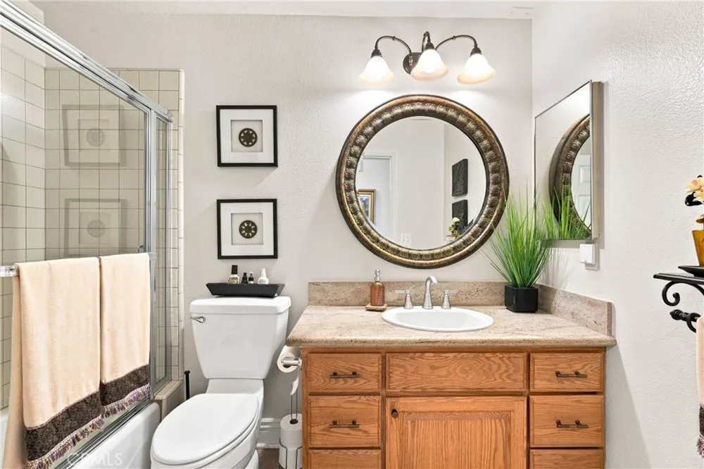 25614 Bani Lomita, CA 90717