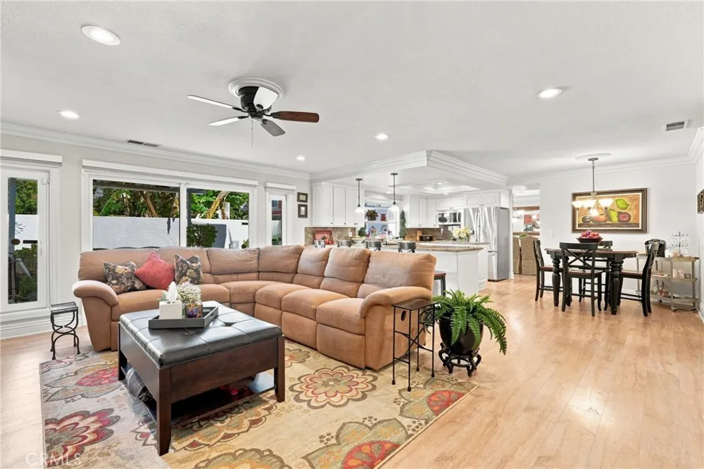 25614 Bani Lomita, CA 90717