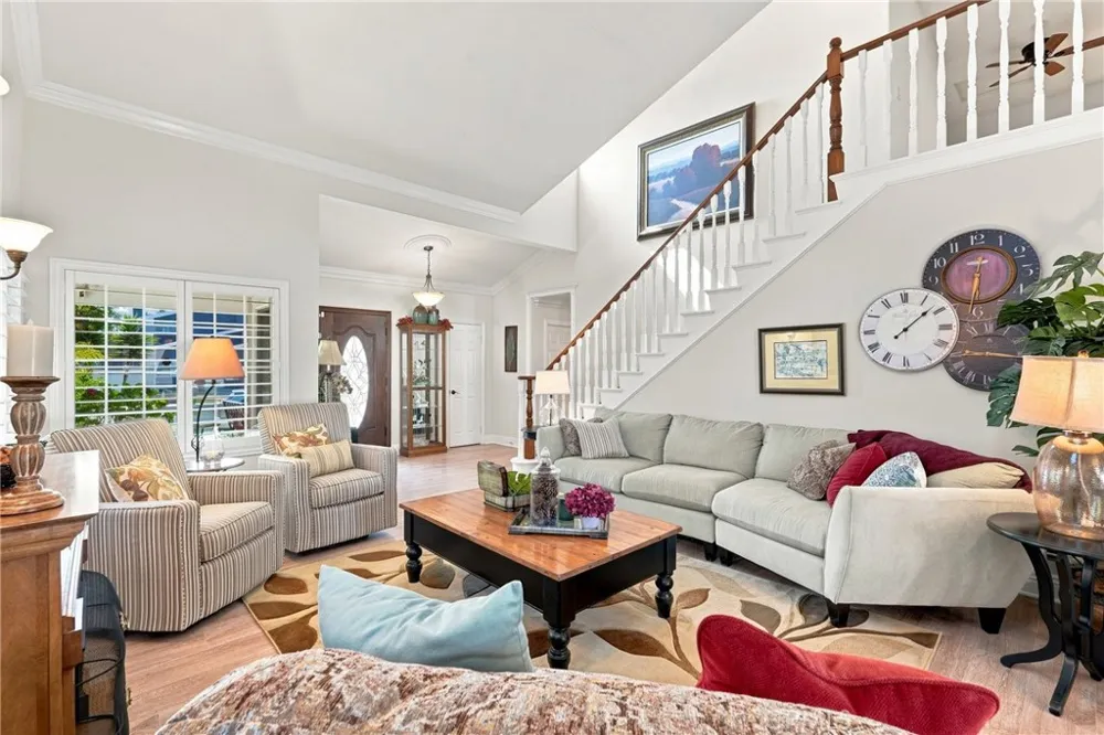 25614 Bani Lomita, CA 90717