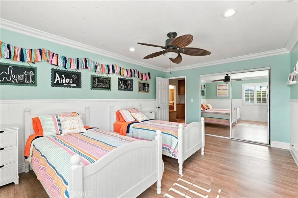 25614 Bani Lomita, CA 90717