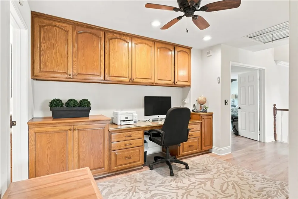 25614 Bani Lomita, CA 90717