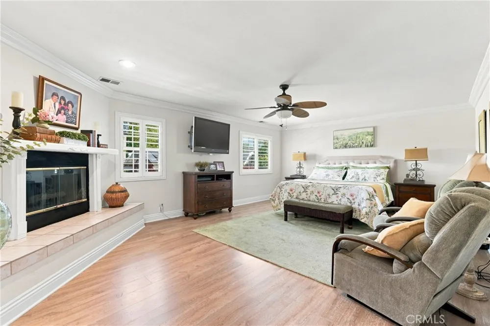 25614 Bani Lomita, CA 90717