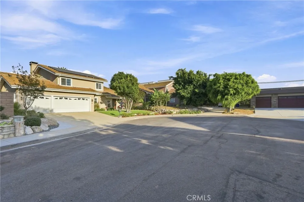 25614 Bani Lomita, CA 90717