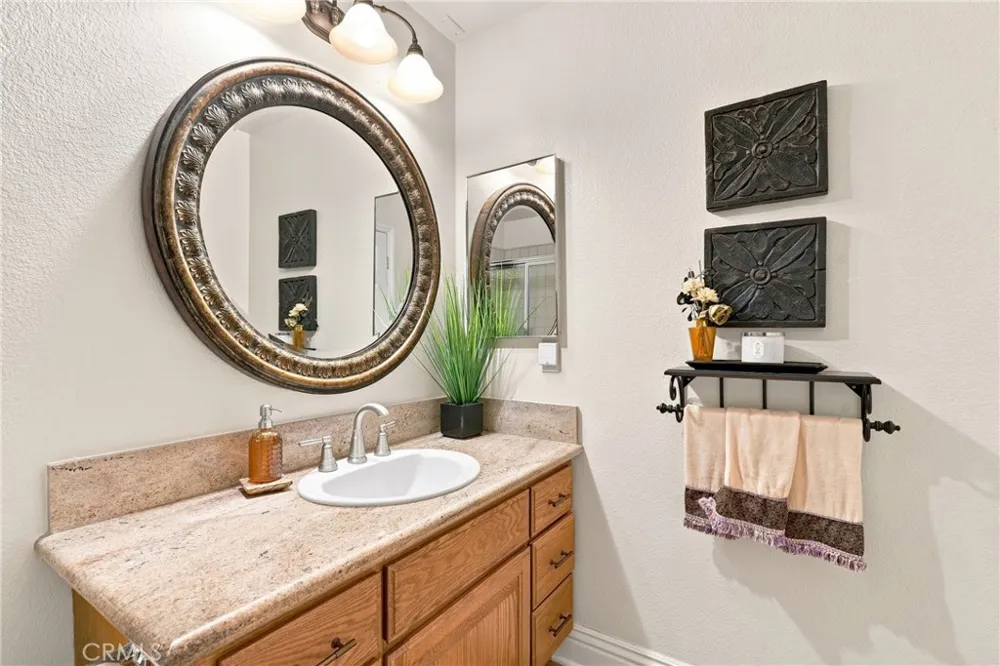 25614 Bani Lomita, CA 90717