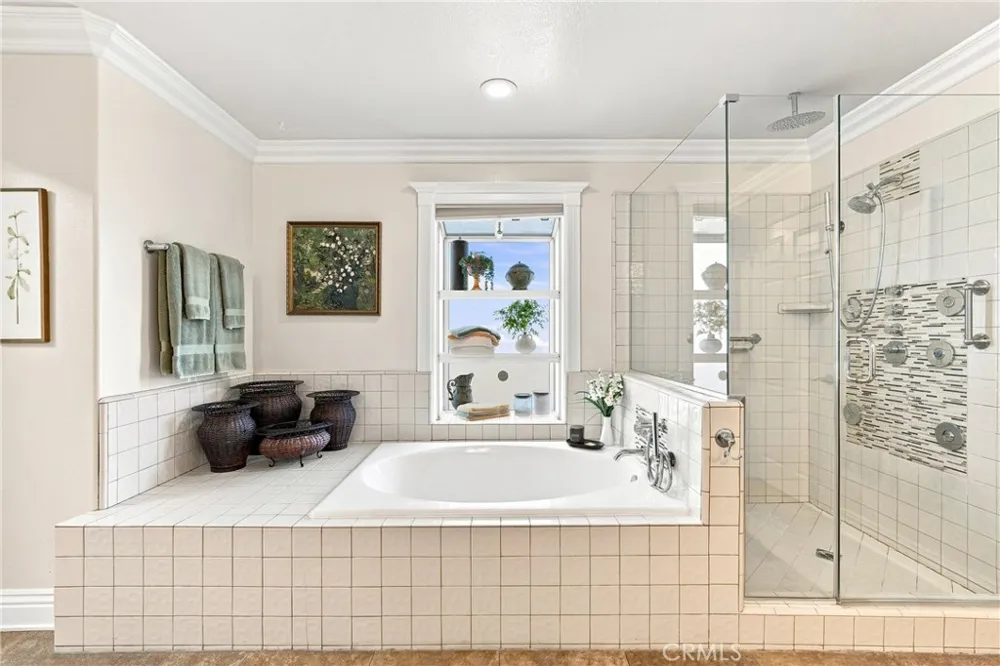 25614 Bani Lomita, CA 90717