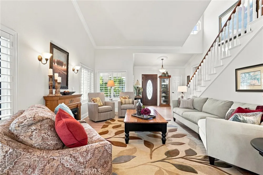 25614 Bani Lomita, CA 90717