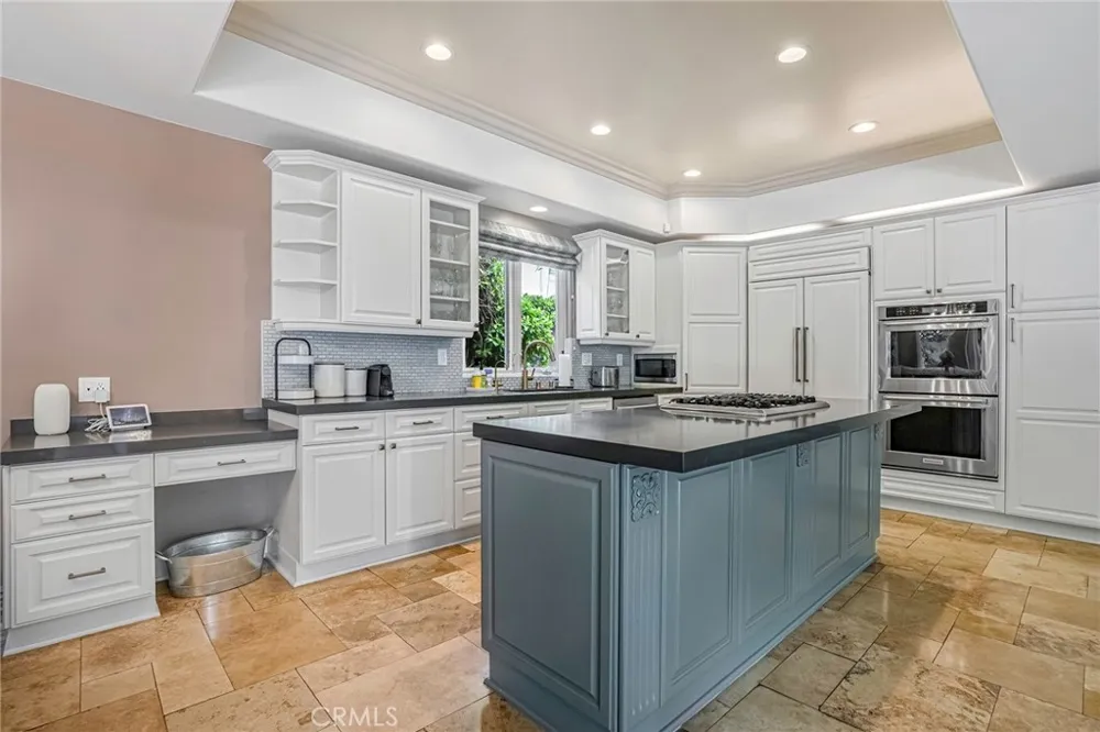 2200 Walnut Manhattan Beach, CA 90266