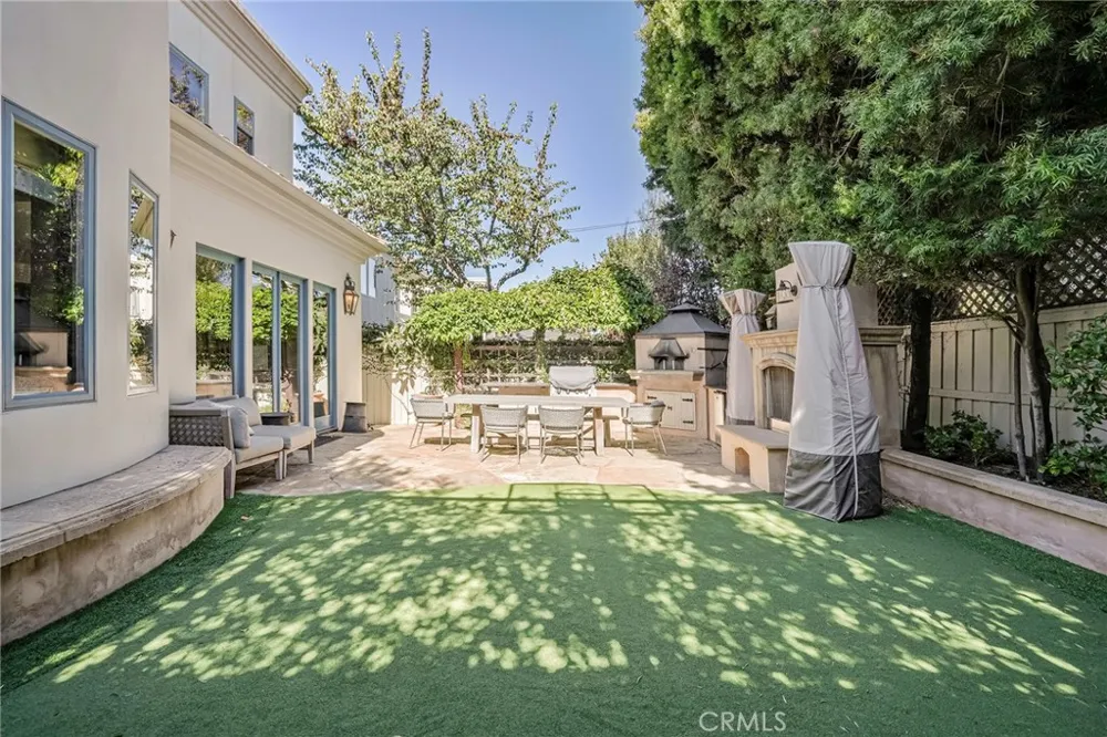 2200 Walnut Manhattan Beach, CA 90266