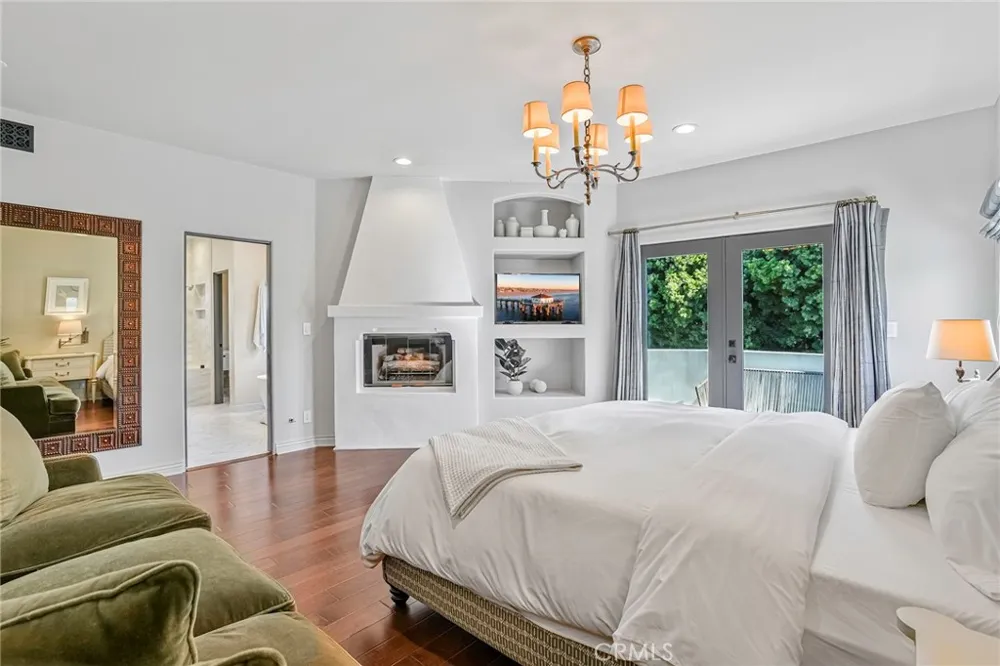 2200 Walnut Manhattan Beach, CA 90266