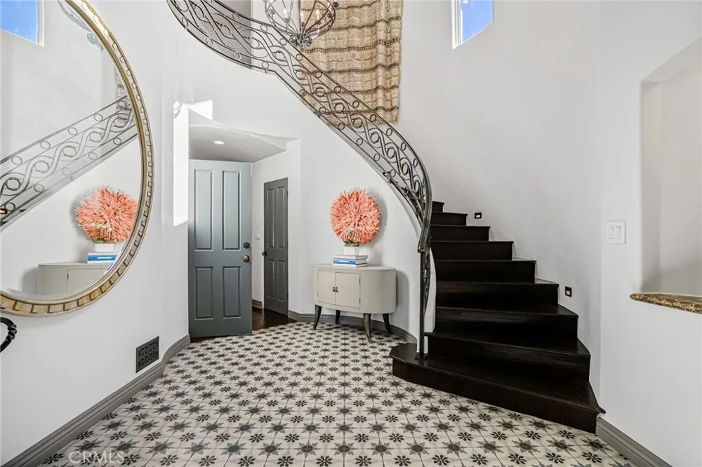 2200 Walnut Manhattan Beach, CA 90266