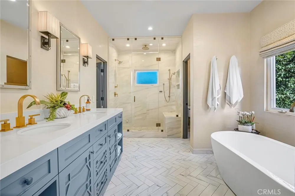 2200 Walnut Manhattan Beach, CA 90266