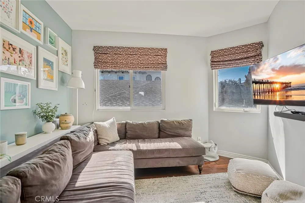 2200 Walnut Manhattan Beach, CA 90266