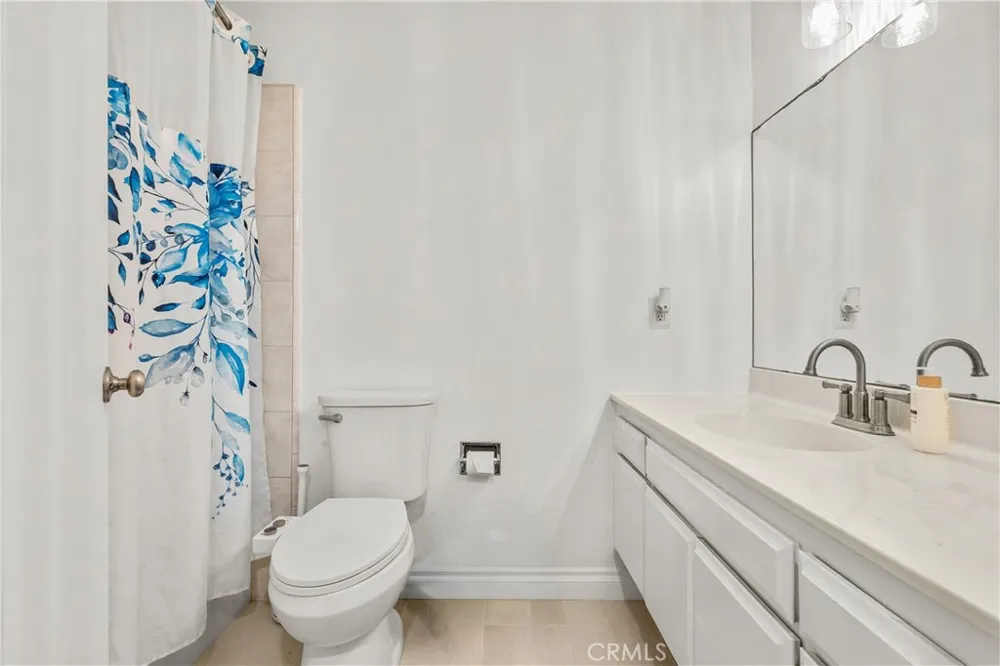 15634 Wharff Lawndale, CA 90260