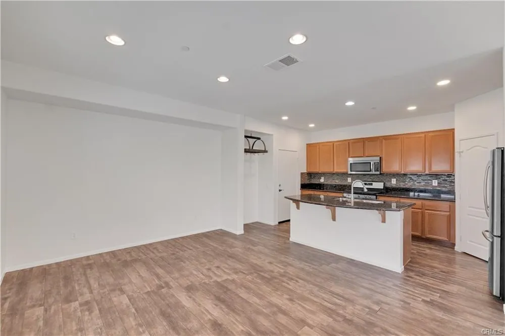 15723 Parkhouse Drive #91 Fontana, CA 92336